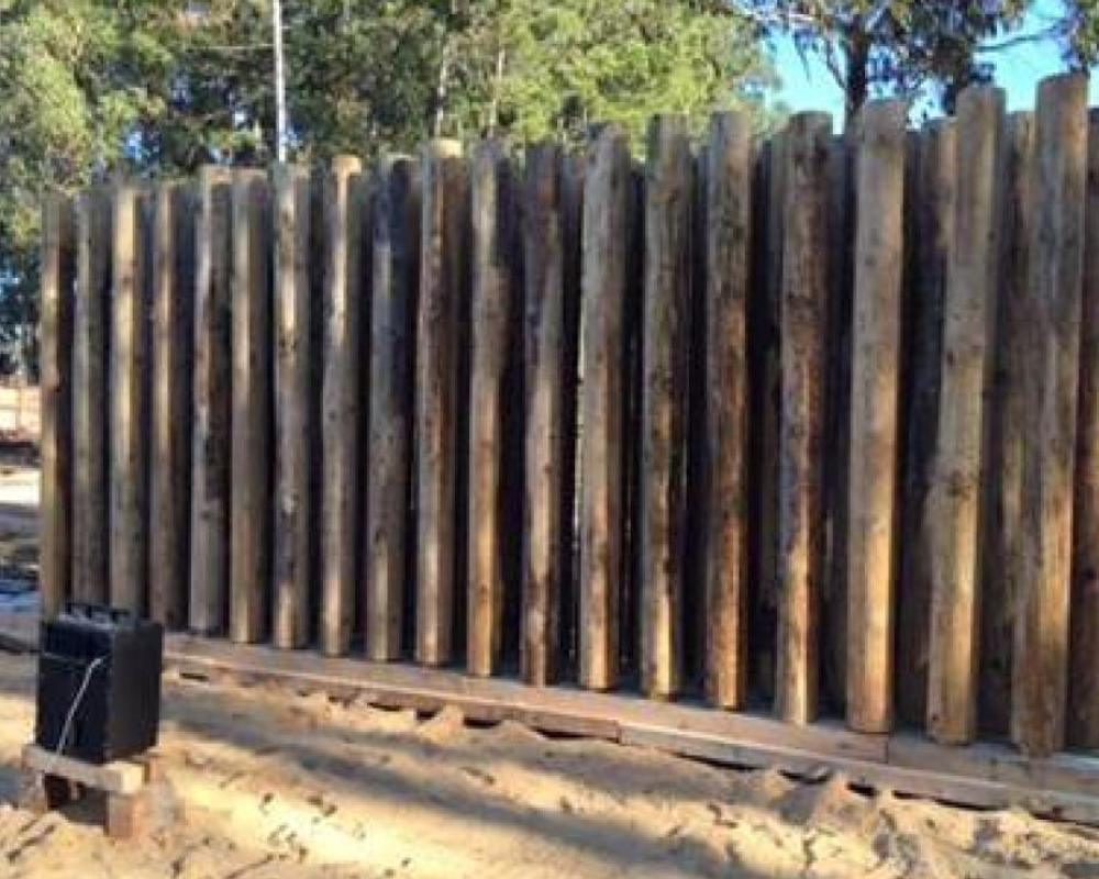 Barreira acústica sustentável baseada em materiais naturais