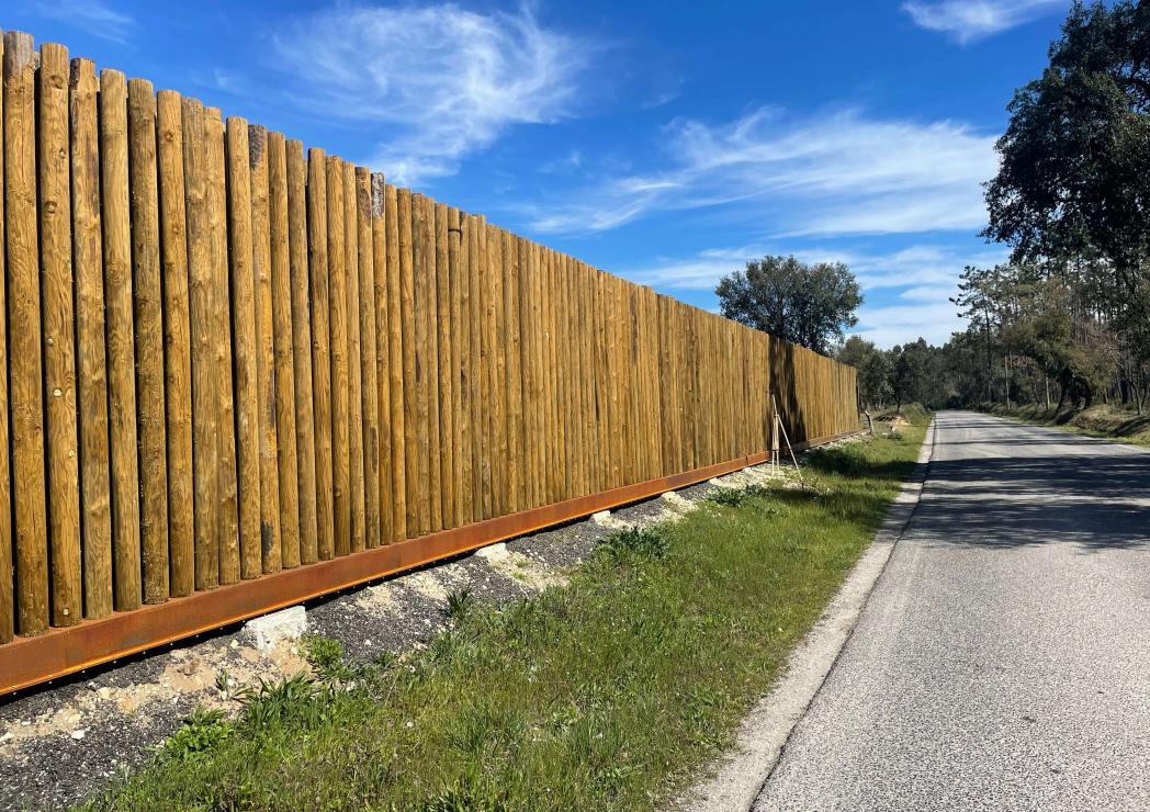 Solução inovadora e sustentável para mitigar o ruído do tráfego rodoviário e a exposição a radiações eletromagnéticas